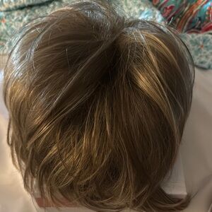 Tan Layered Wig with Tousled Texture and Volume